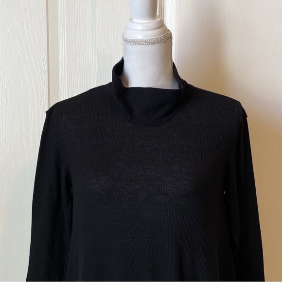 Free People We The Free Lightweight Ribbed Mock Neck Shark Bite Hem Top Small - Picture 2 of 9